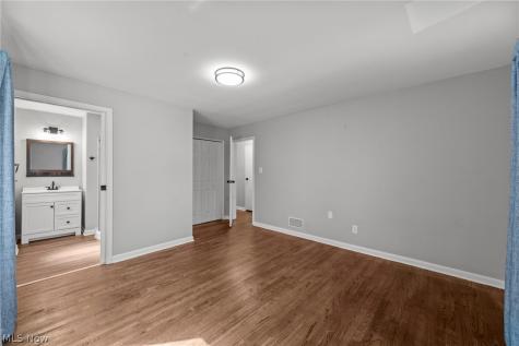 3820 Meadowbrook Boulevard University Heights OH 44118