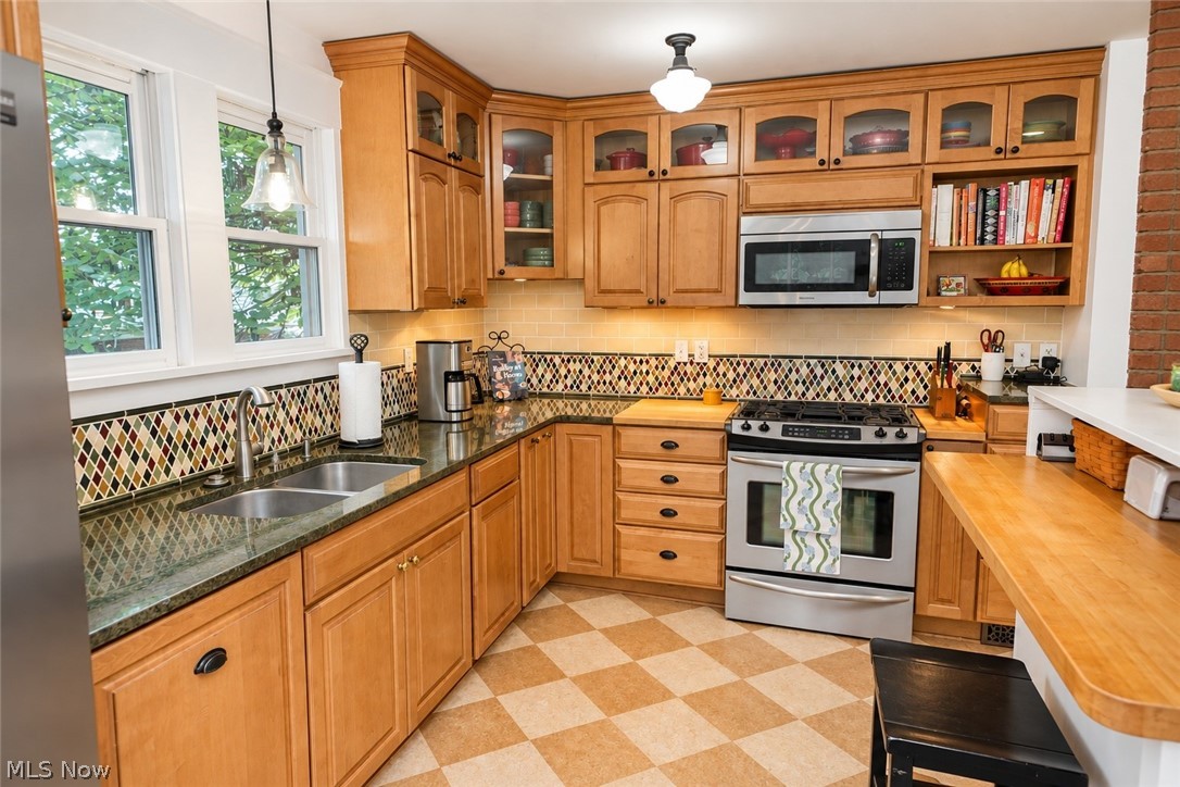 16 Bellview Street Chagrin Falls OH 44022