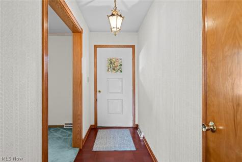 594 N Hidden Valley Road Cuyahoga Falls OH 44223