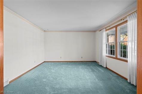 594 N Hidden Valley Road Cuyahoga Falls OH 44223