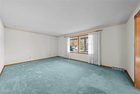594 N Hidden Valley Road Cuyahoga Falls OH 44223