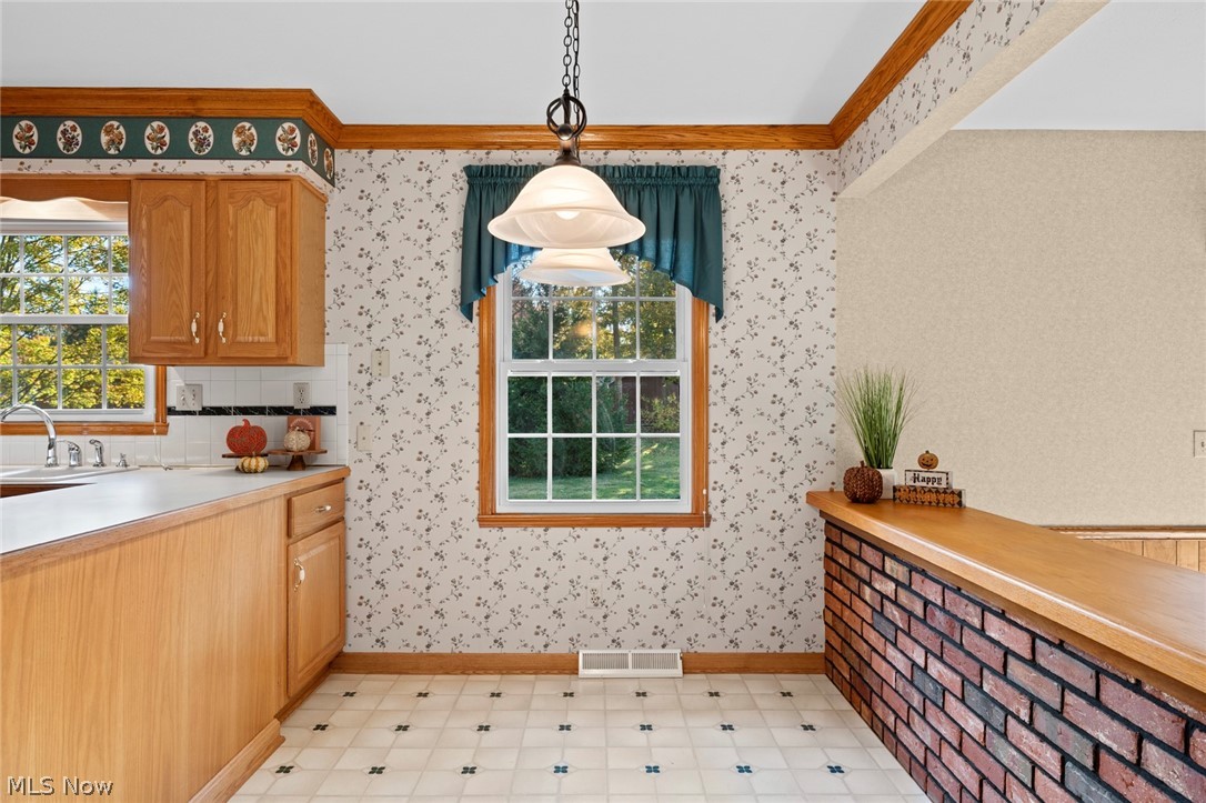 594 N Hidden Valley Road Cuyahoga Falls OH 44223