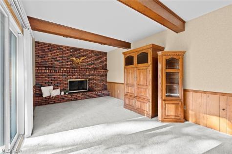 594 N Hidden Valley Road Cuyahoga Falls OH 44223