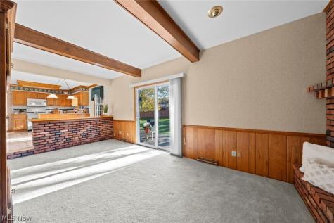 594 N Hidden Valley Road Cuyahoga Falls OH 44223