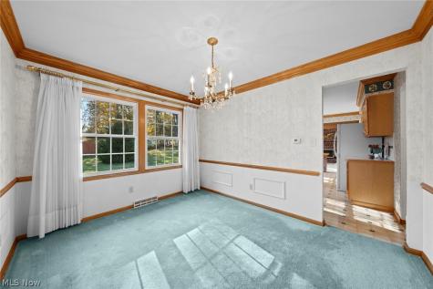 594 N Hidden Valley Road Cuyahoga Falls OH 44223