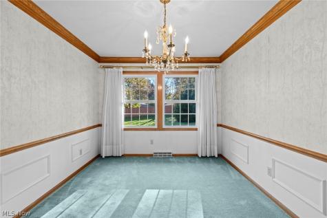 594 N Hidden Valley Road Cuyahoga Falls OH 44223
