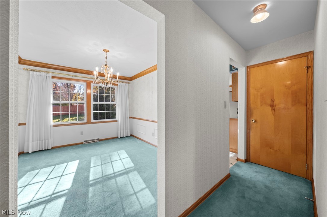 594 N Hidden Valley Road Cuyahoga Falls OH 44223