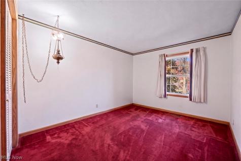 594 N Hidden Valley Road Cuyahoga Falls OH 44223