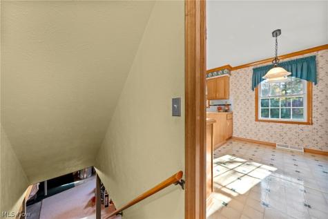 594 N Hidden Valley Road Cuyahoga Falls OH 44223