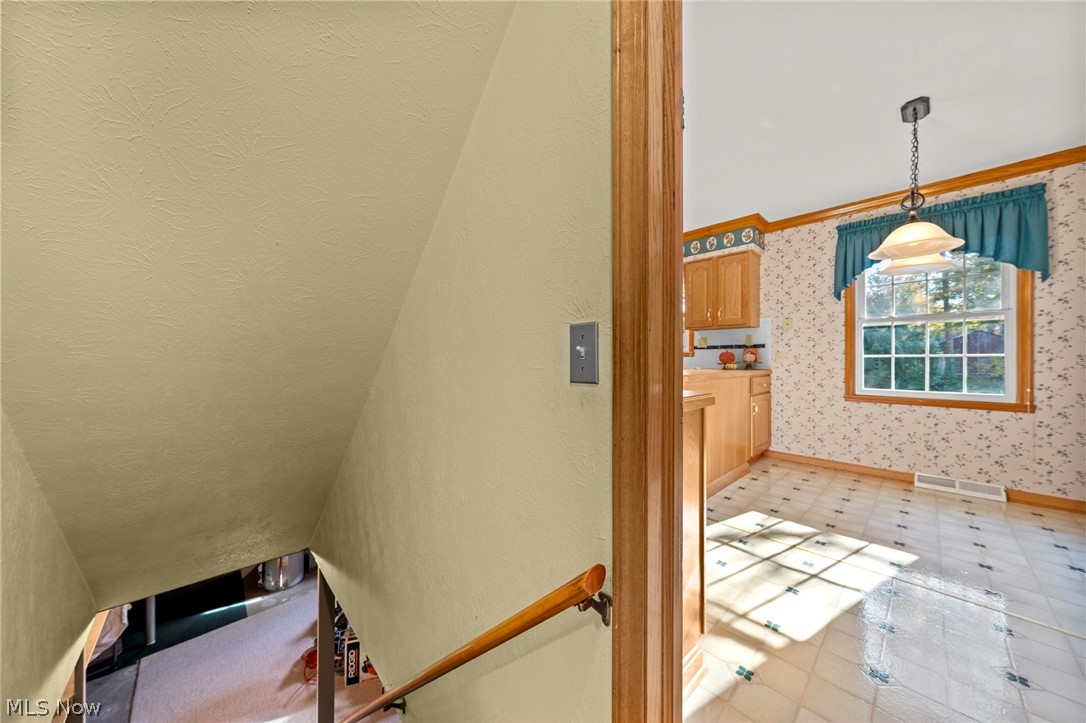 594 N Hidden Valley Road Cuyahoga Falls OH 44223