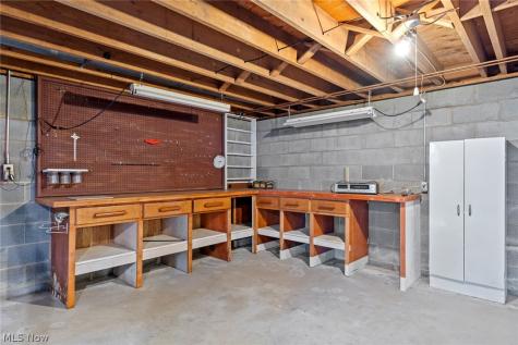 594 N Hidden Valley Road Cuyahoga Falls OH 44223