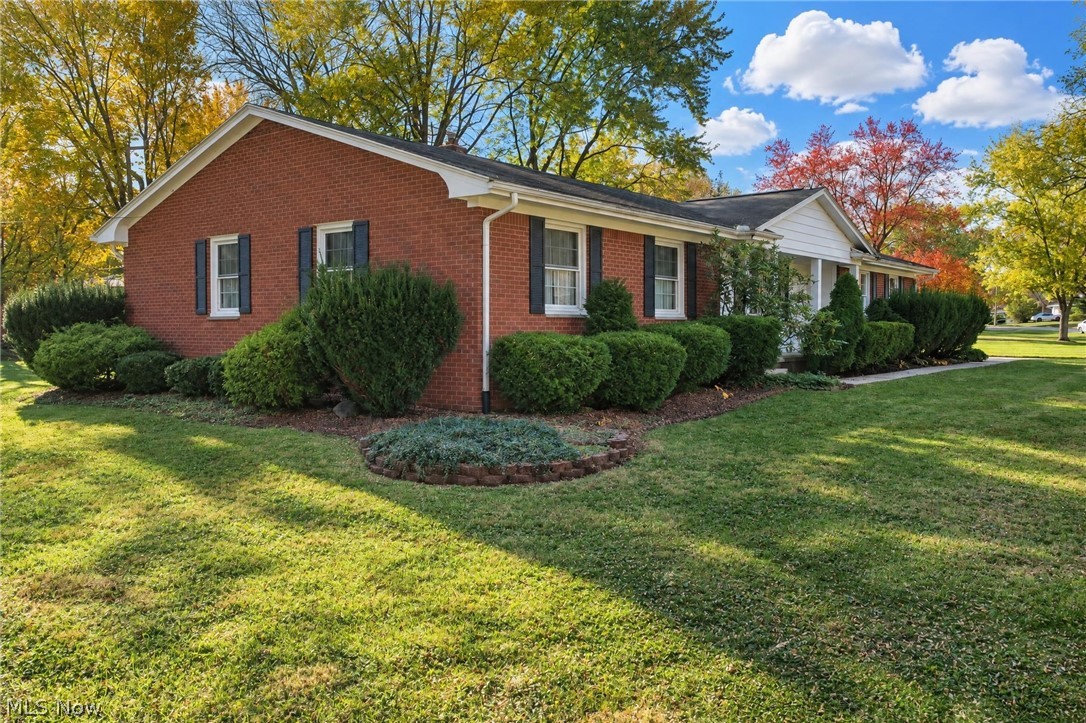 594 N Hidden Valley Road Cuyahoga Falls OH 44223