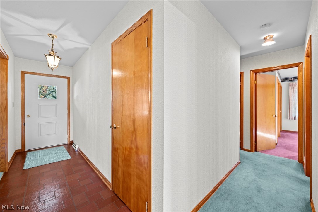 594 N Hidden Valley Road Cuyahoga Falls OH 44223