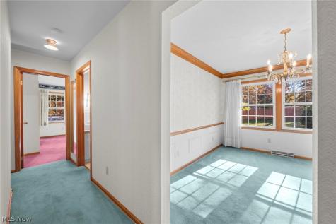 594 N Hidden Valley Road Cuyahoga Falls OH 44223