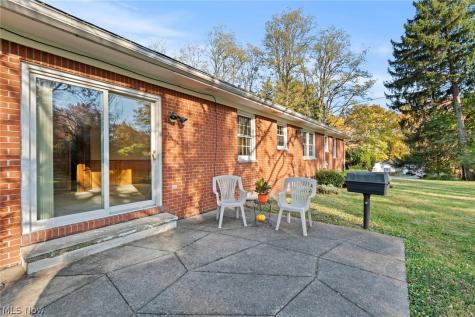 594 N Hidden Valley Road Cuyahoga Falls OH 44223
