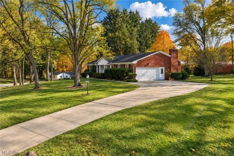 594 N Hidden Valley Road Cuyahoga Falls OH 44223