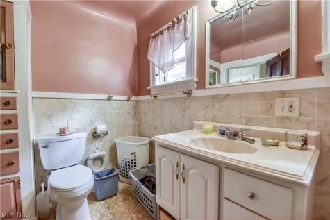 1854 Burnette Avenue Cleveland OH 44112