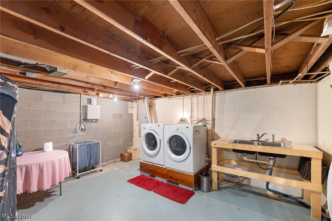 380 Moody Avenue SW Carrollton OH 44615