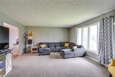 7363 Paxton Street NE Canton OH 44721