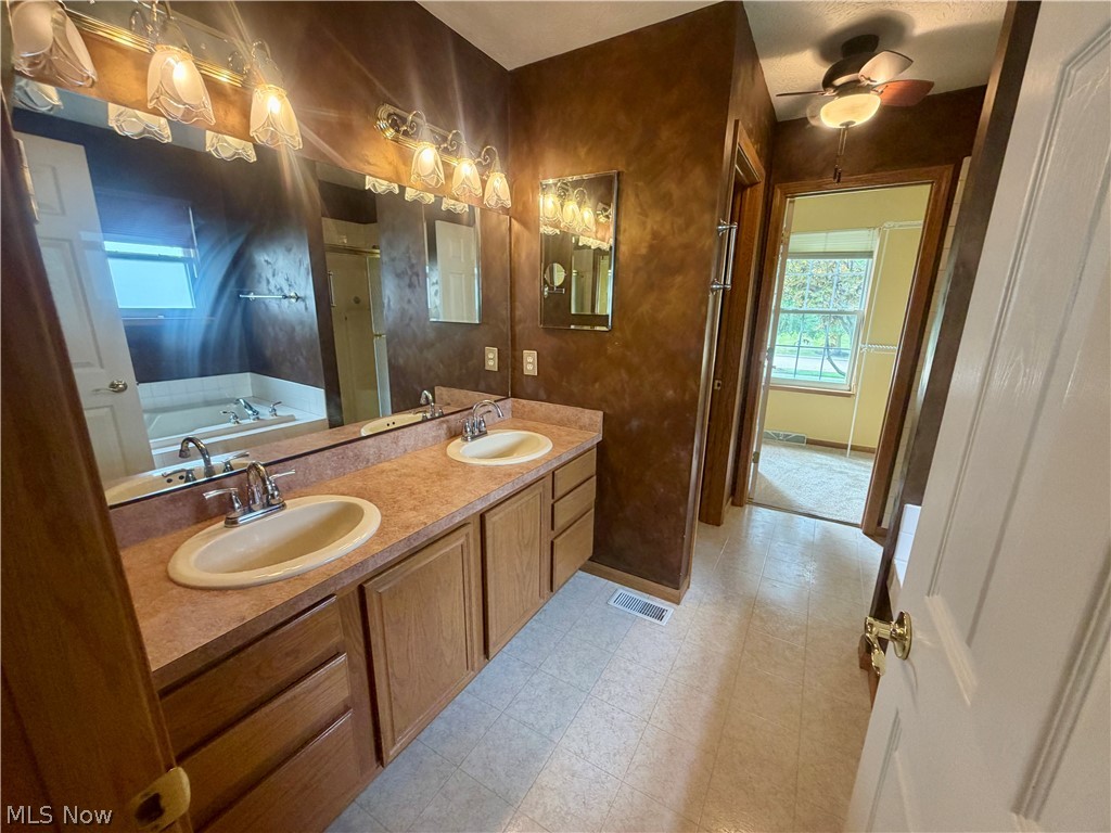 36255 Sandy Knoll Drive Eastlake OH 44095