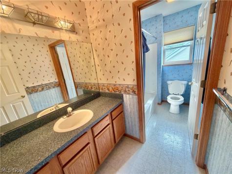 36255 Sandy Knoll Drive Eastlake OH 44095