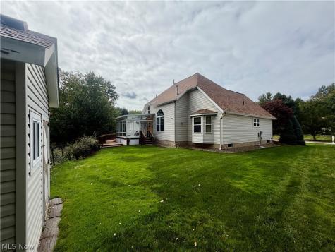 36255 Sandy Knoll Drive Eastlake OH 44095