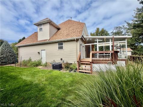 36255 Sandy Knoll Drive Eastlake OH 44095