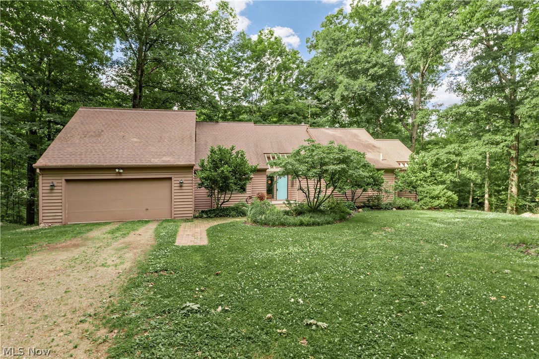 15490 Riddle Road Chagrin Falls OH 44022