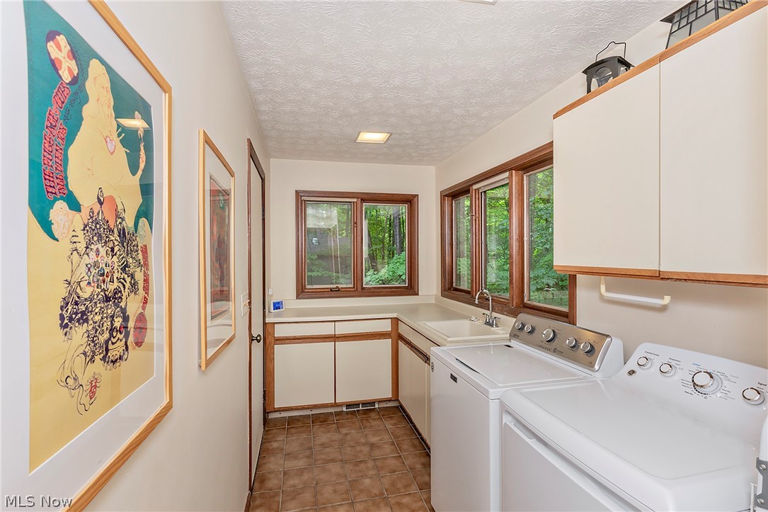 15490 Riddle Road Chagrin Falls OH 44022