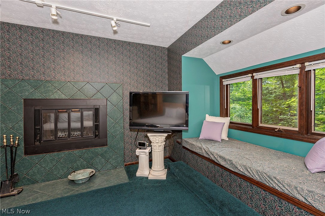 15490 Riddle Road Chagrin Falls OH 44022