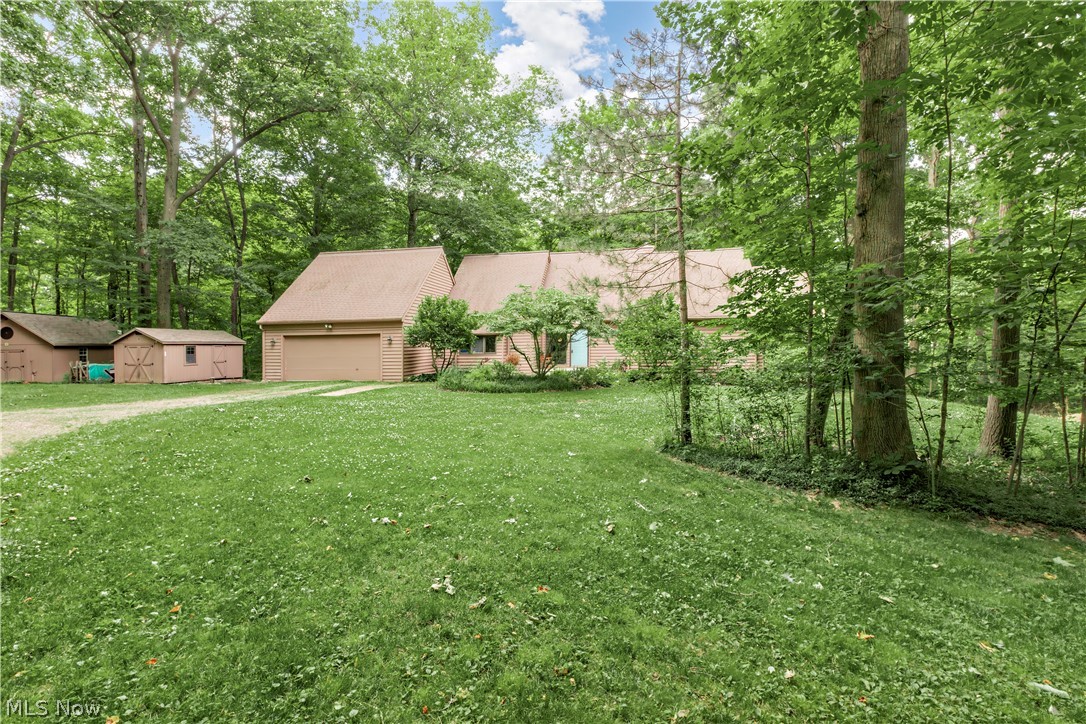 15490 Riddle Road Chagrin Falls OH 44022