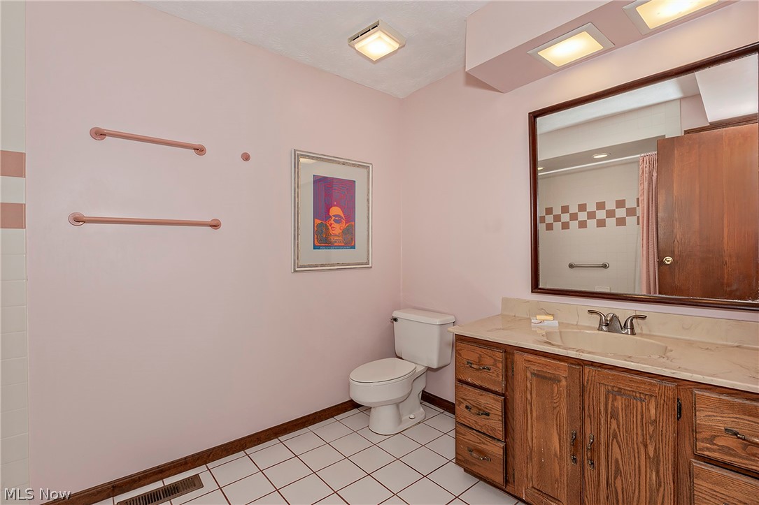 15490 Riddle Road Chagrin Falls OH 44022