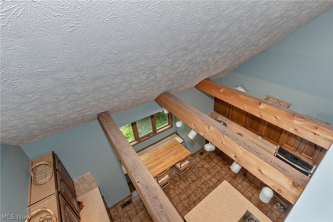 15490 Riddle Road Chagrin Falls OH 44022