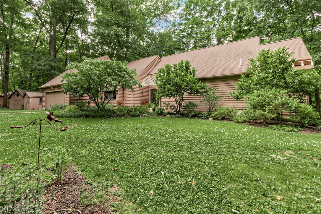 15490 Riddle Road Chagrin Falls OH 44022