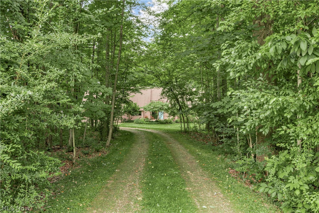15490 Riddle Road Chagrin Falls OH 44022