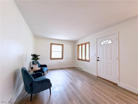 522 Eastern Heights Boulevard Elyria OH 44035