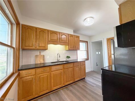 522 Eastern Heights Boulevard Elyria OH 44035