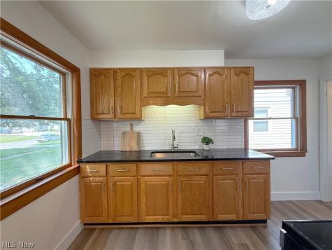 522 Eastern Heights Boulevard Elyria OH 44035