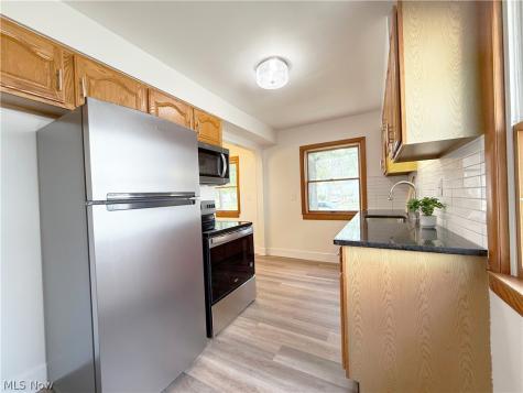 522 Eastern Heights Boulevard Elyria OH 44035