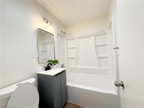 522 Eastern Heights Boulevard Elyria OH 44035