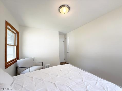 522 Eastern Heights Boulevard Elyria OH 44035