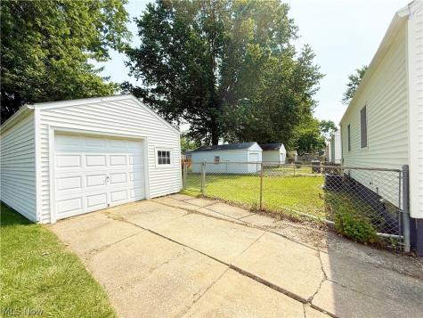 522 Eastern Heights Boulevard Elyria OH 44035