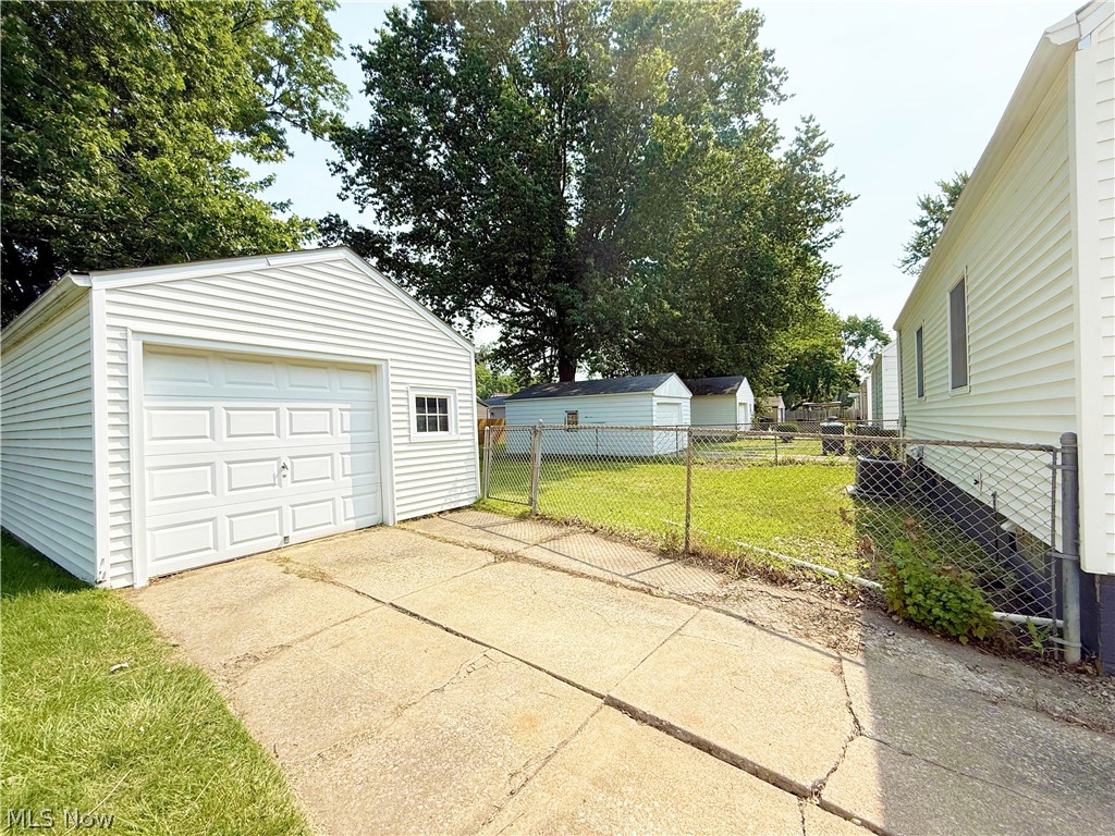 522 Eastern Heights Boulevard Elyria OH 44035