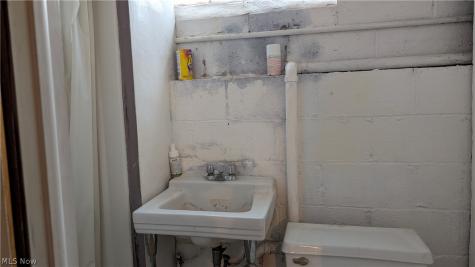14909 Lotus Drive Cleveland OH 44128