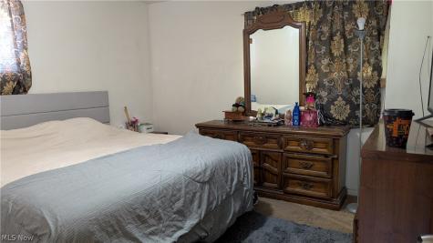 14909 Lotus Drive Cleveland OH 44128