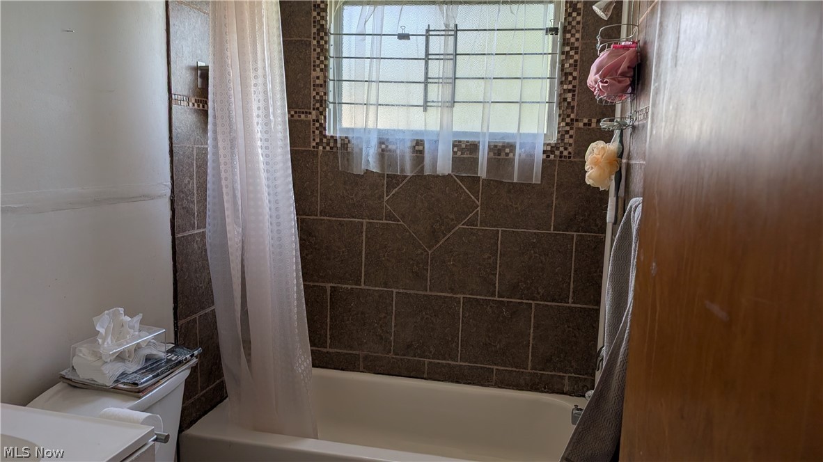 14909 Lotus Drive Cleveland OH 44128