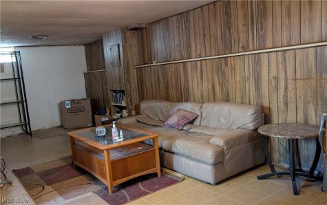 14909 Lotus Drive Cleveland OH 44128