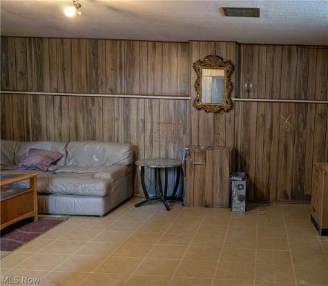 14909 Lotus Drive Cleveland OH 44128