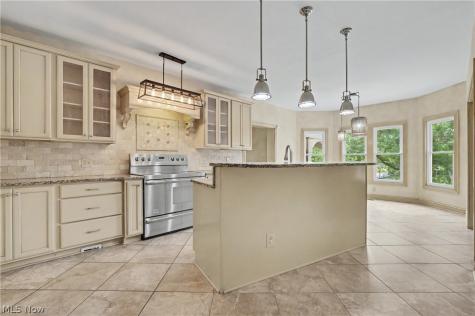 5671 Brownstone Circle NW Canton OH 44718