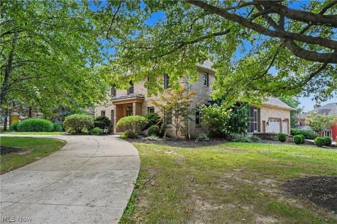 5671 Brownstone Circle NW Canton OH 44718